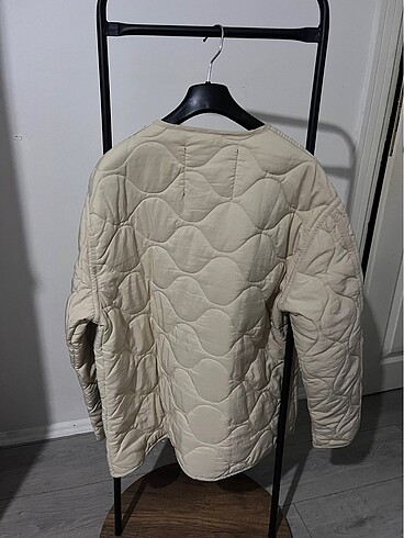 m Beden Stradivarius Krem Kapitone Ceket