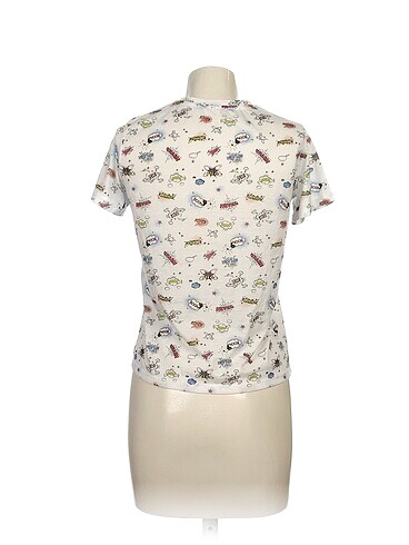 xs Beden Defacto T-shirt %70 İndirimli.