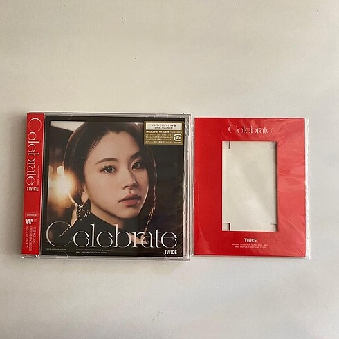 TWICE Celebrate limited ed. albüm