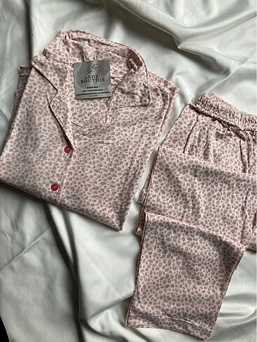 Düğmeli Pijama takımı