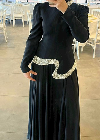 Uzun Siyah Nakışlı Drapeli Abiye Elbise