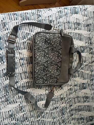  Beden gri Renk Bilgisayar/ laptop çantası