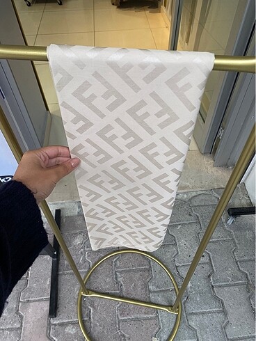Desenli şal