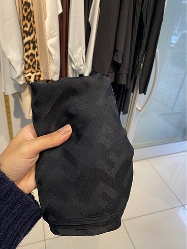  Beden Fendi şal