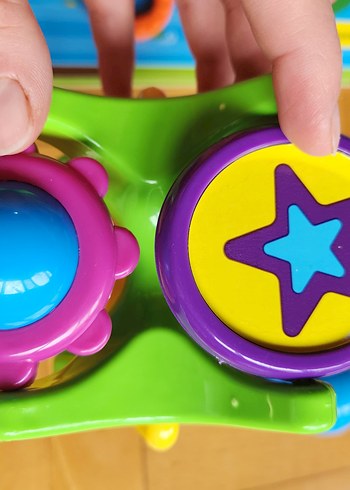 Fisher Price Renkli Keçeli Çırtlı İlk Oyuncak Kitabım