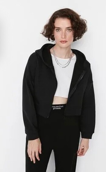 Siyah crop hırka