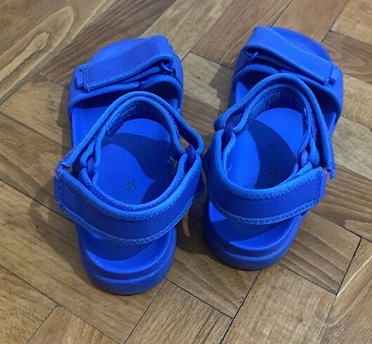 34 Beden Zara çocuk sandalet