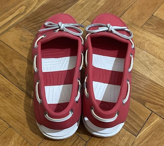 36 Beden kırmızı Renk Crocs çocuk ayakkabı