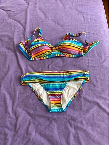 Kadın bikini takımı