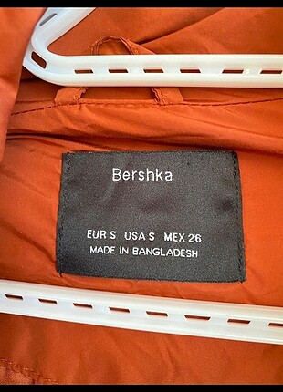 Bershka Şişme Mont