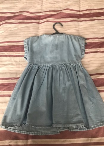 Nakışlı Düğmeli Kız Denim Elbise - Görsel 2