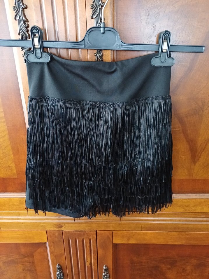 Püsküllü Siyah Şort - Görsel 3