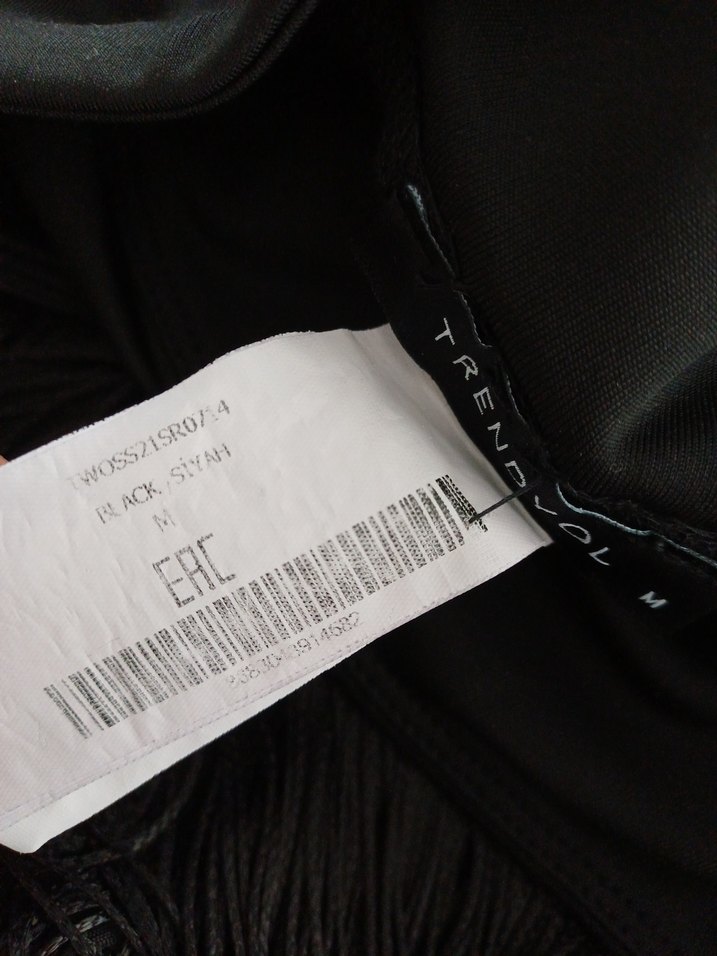 Püsküllü Siyah Şort - Görsel 4