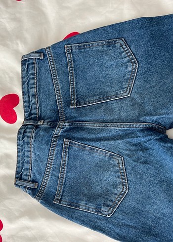 Renkli Baskılı Mavi yırtık kot pantolon. - Görsel 3