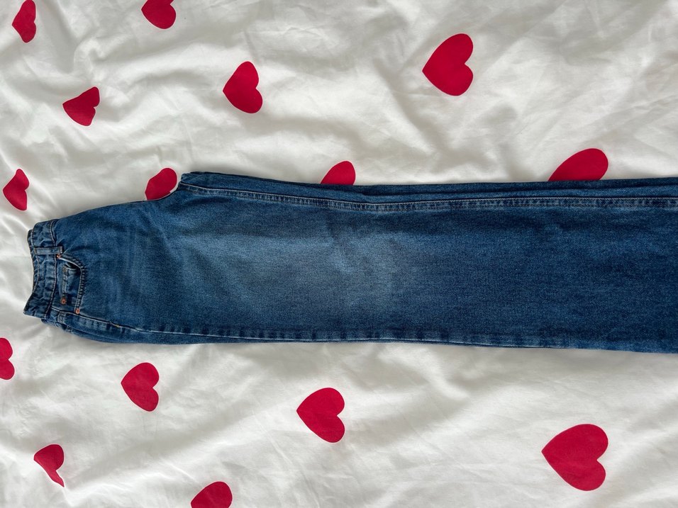 Renkli Baskılı Mavi yırtık kot pantolon. - Görsel 2