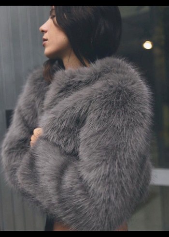 Gri Kısa Kürk Detaylı Ceket - Görsel 2