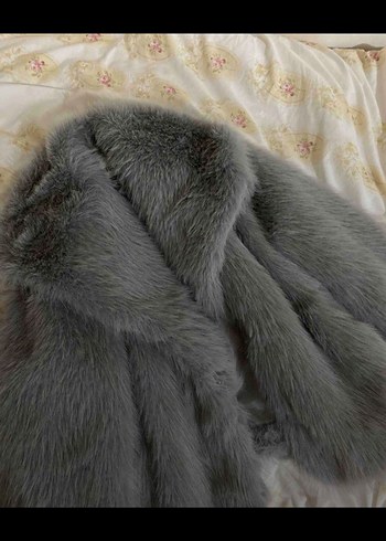 Gri Kısa Kürk Detaylı Ceket - Görsel 3