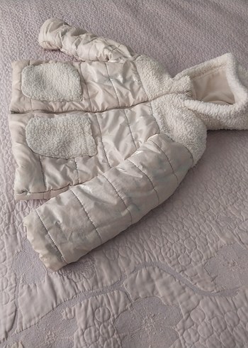 Kız Çocuk Kapüşonlu Beyaz Kürk Detaylı Mont - Görsel 2