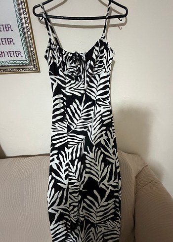 Zara Siyah Beyaz Yaprak Desenli İnce Askili Elbise