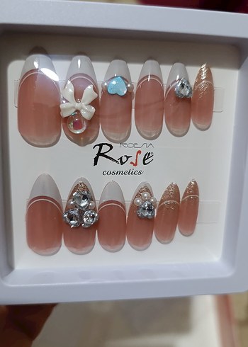 Bej Pastel Tırnak Süslemeleri