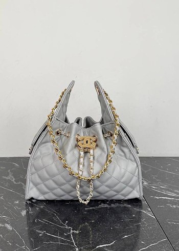 CHANEL25 スモール ノベル ティ Chanel 25 Small Handbag | Gardrops