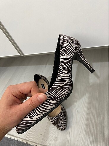 Topuklu ayakkabı - Görsel 4