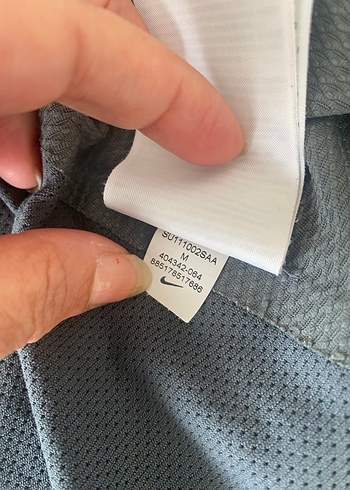 l Beden gri Renk Nike Gri Kısa Kollu Oversize Tişört