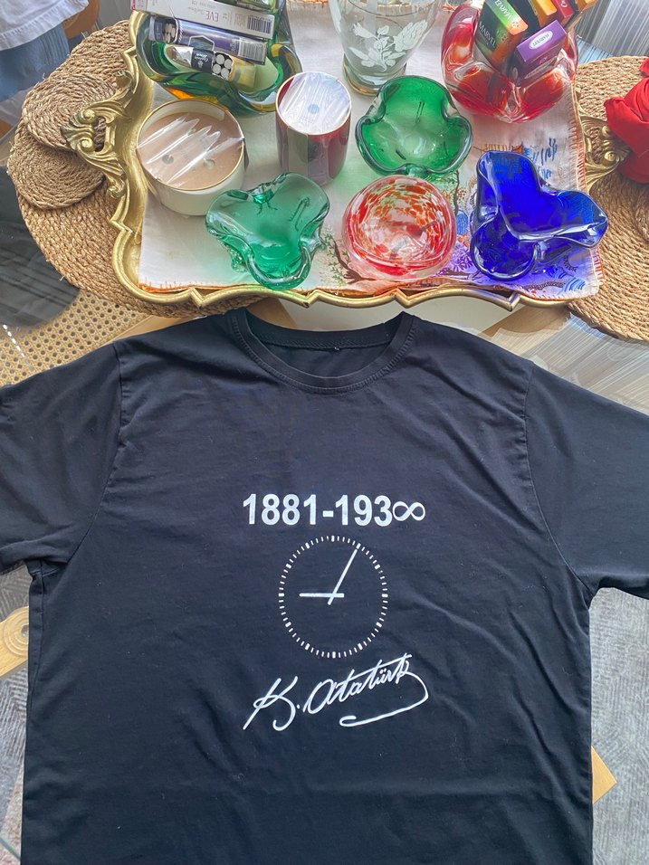 Kısa Kollu Siyah Baskılı  Atatürk Tişörtü — görsel 3/5