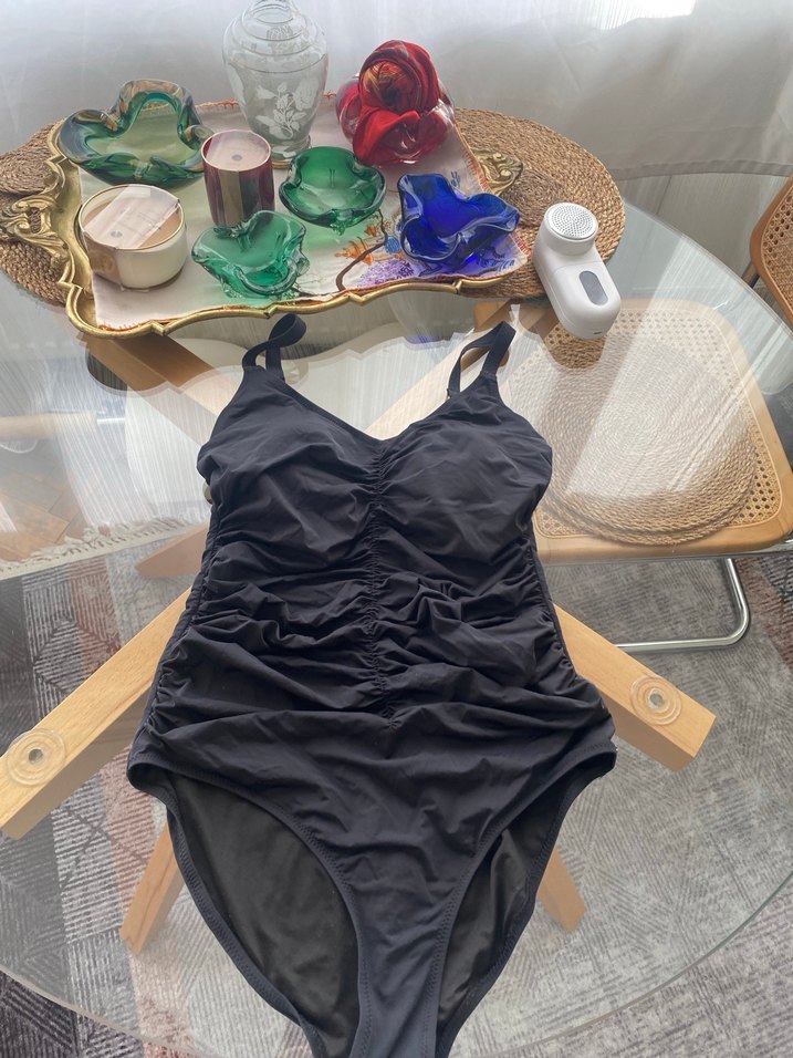 Triumph Siyah Drapeli Kadın Mayo - Görsel 2