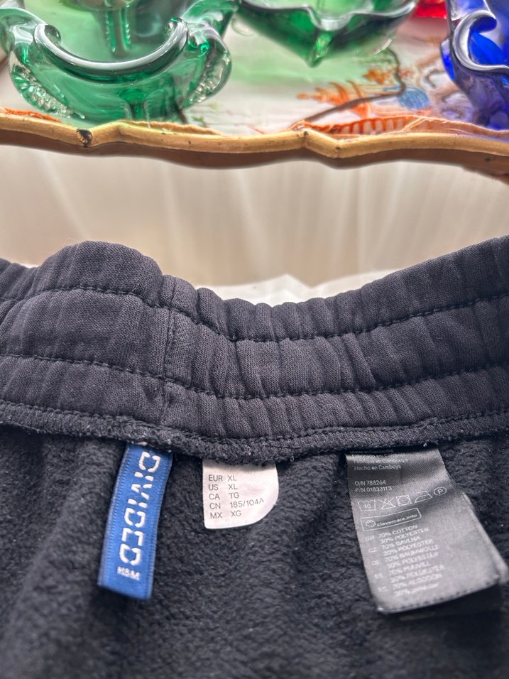 Siyah Rahat Kesim Erkek Şort - Görsel 2