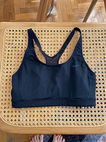 Nike sporcu sütyeni
