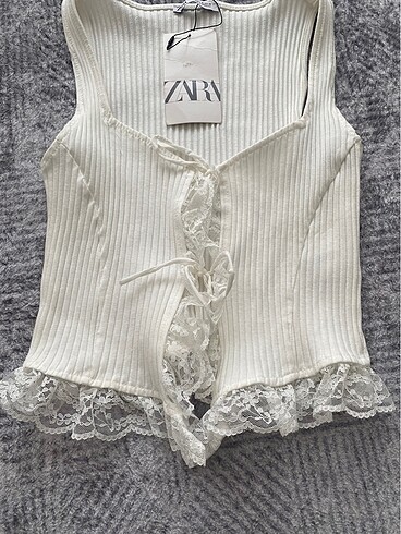 m Beden Zara bluz dantelli kolsuz