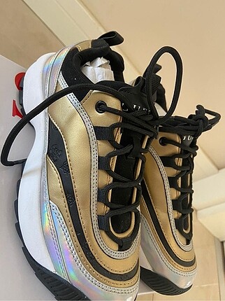 37 Beden çeşitli Renk Guess Spor Ayakkabı