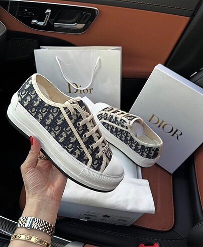 37 Beden Dior Sneaker