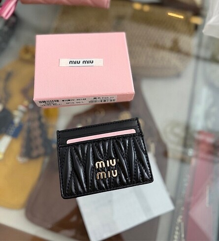 Miu Miu Kartlık