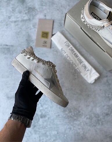 37 Beden beyaz Renk Swarovski Taşlı Golden Goose
