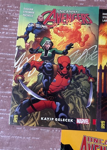 Avengers ve Deadpool Çizgi Roman Seti
