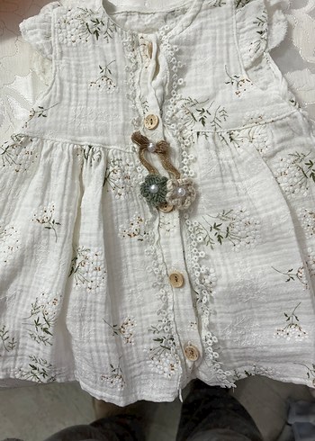 Beyaz Nakışlı Keten Kız Elbise - Görsel 2