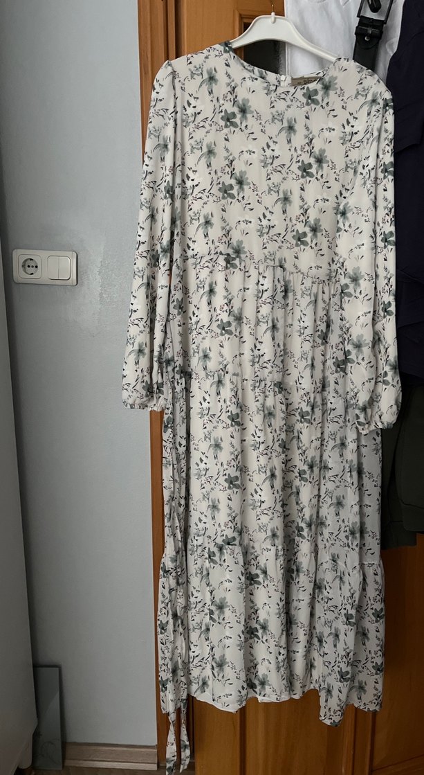 Bej Uzun Kollu V Yaka Kadın Elbise - Görsel 2