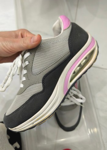 Gri Bağcıklı Kadın Spor Ayakkabısı - Görsel 2