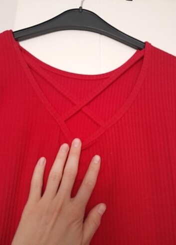 Kırmızı elbise - Görsel 2