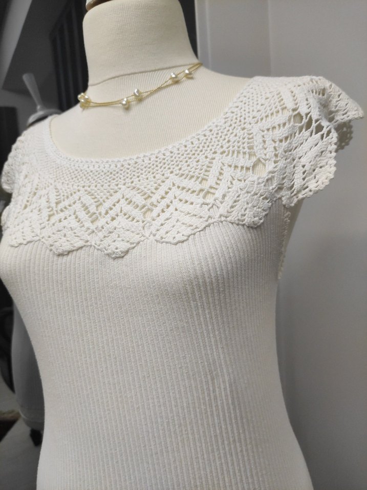 Dantel Detaylı Beyaz Bohem Kısa Bluz - Görsel 3
