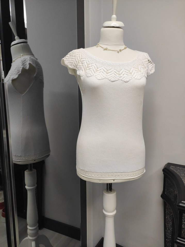 Dantel Detaylı Beyaz Bohem Kısa Bluz - Görsel 2