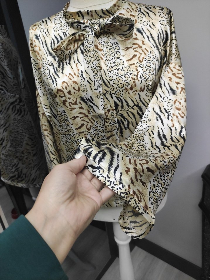 Yüksek Yakalı Bohem Desenli seten gömlek - Görsel 4