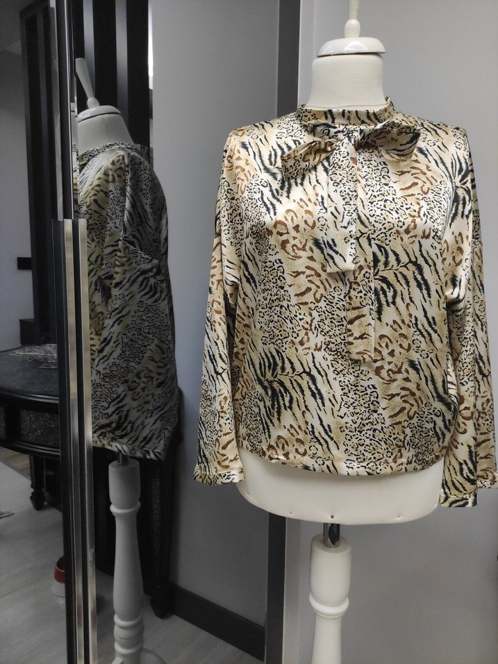 Yüksek Yakalı Bohem Desenli seten gömlek - Görsel 3