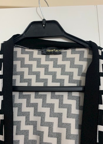 Düğmeli Siyah Beyaz Desenli Kadın Ceket - Görsel 6