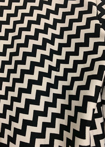 Düğmeli Siyah Beyaz Desenli Kadın Ceket - Görsel 11