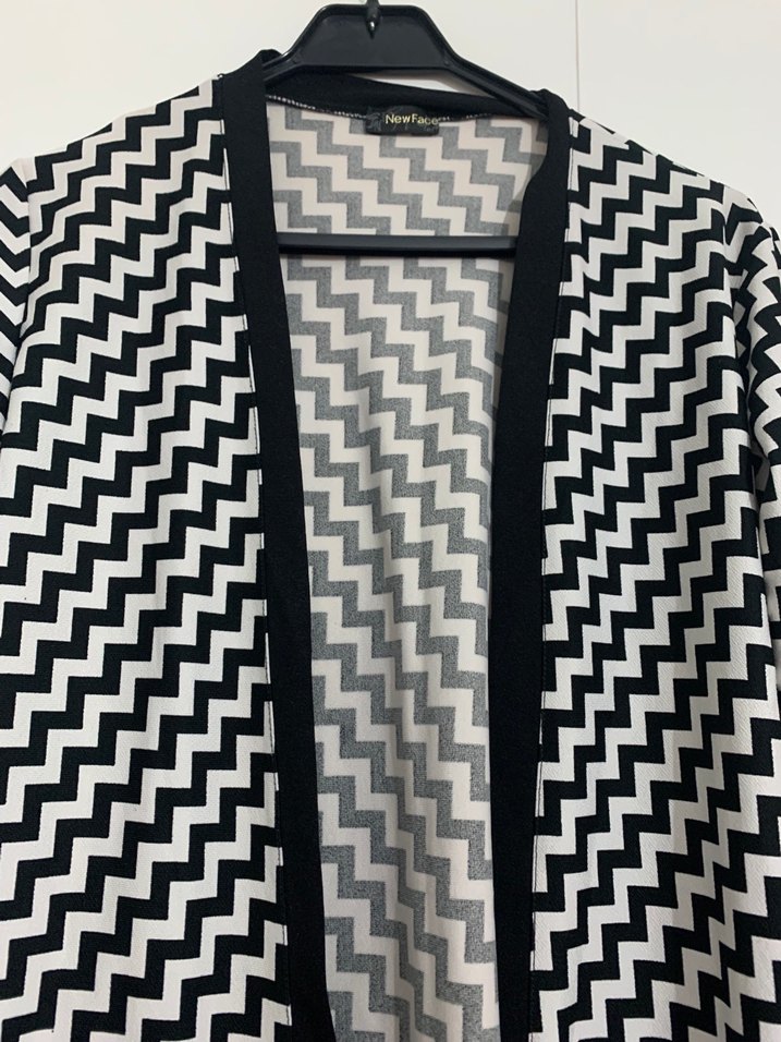 Düğmeli Siyah Beyaz Desenli Kadın Ceket - Görsel 5