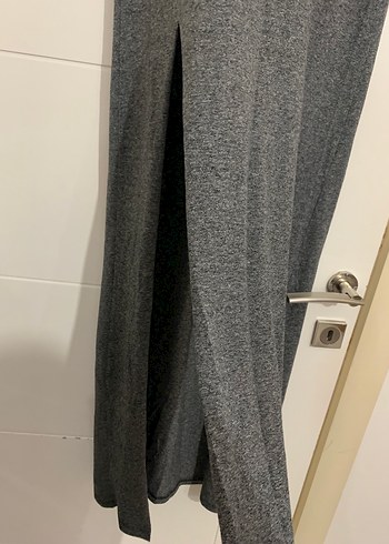 Gri Uzun Yırtmaçlı Rahat Kesim Kadın Elbise - Görsel 5