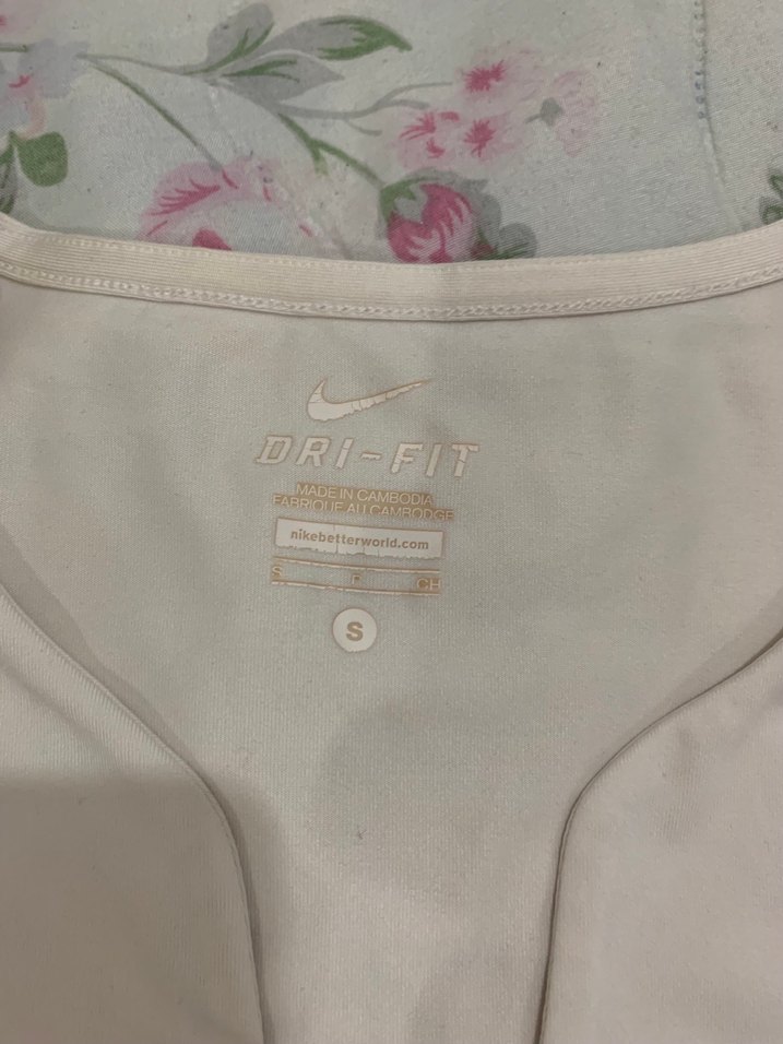 NİKE ORİJİNAL Beyaz V Yakalı Kısa Kollu Kadın Tişört - Görsel 5